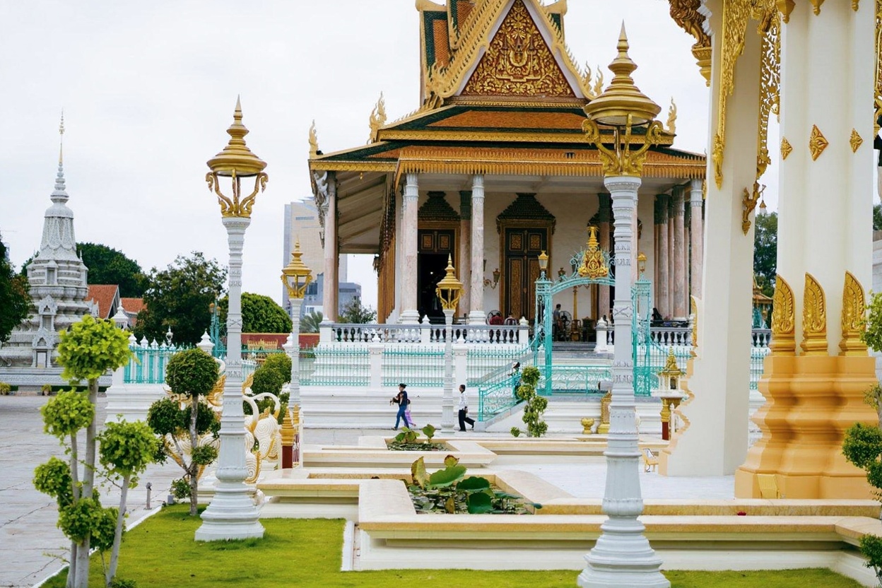 The Royal Palace — $10 entry, closed 13:00–15:00 for lunch. Arrive before midday.